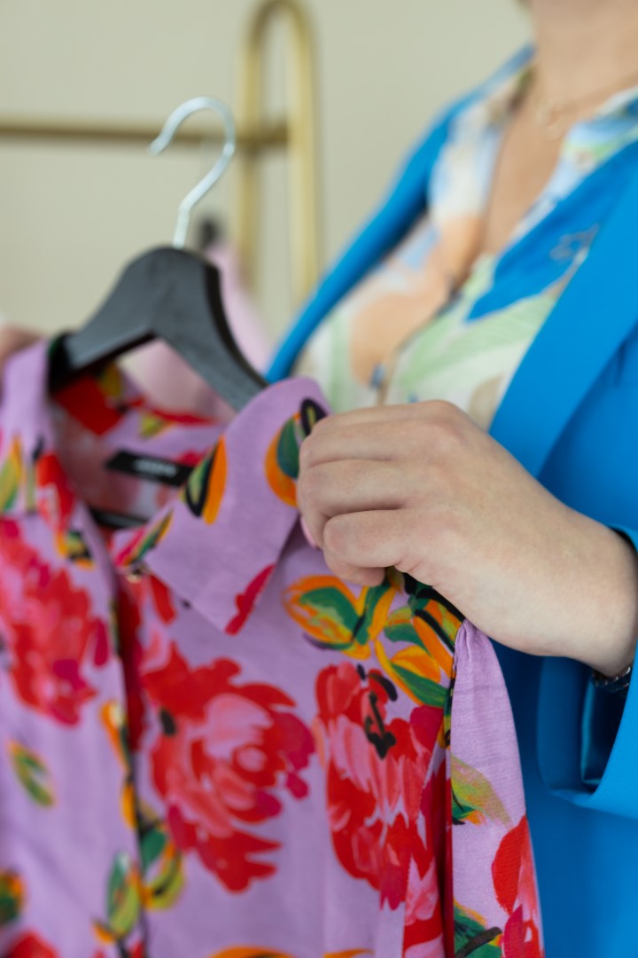 Foto STAAND Close Up Blouse Met Bloemen