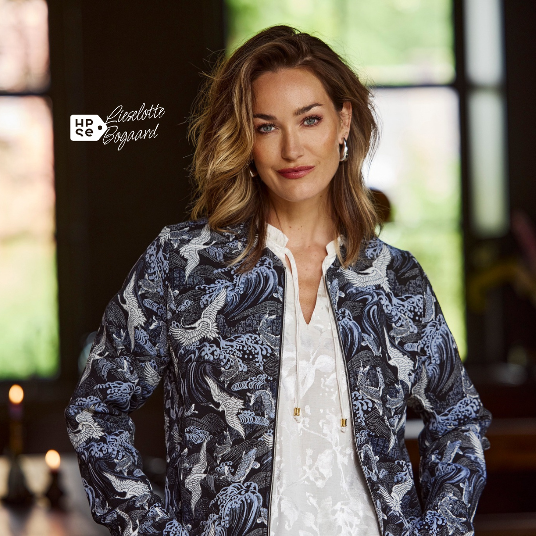 HPSE Aw25 Dreamstar Bomberjack Met Vogelprint Met Logo VIERKANT